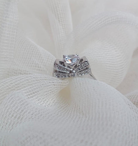 18K Gold-Plated Zircon Ring — Elegant Alloy Statement Ring for Women