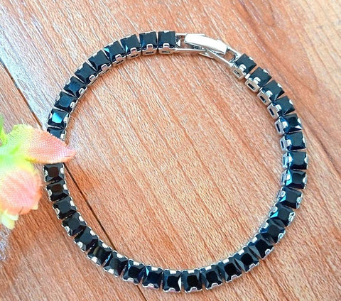 Silver-Plated Stainless Steel Chain Bracelet for Women – Black