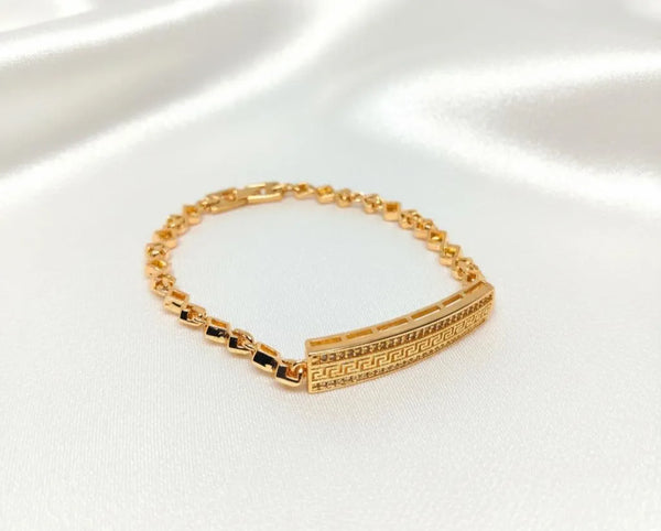 Majestic Golden Chain Bracelet – Elegant Alloy Fashion Bracelet