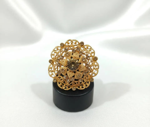 Adjustable Golden Cocktail Ring - Elegant Casting Finish (1 Pc)