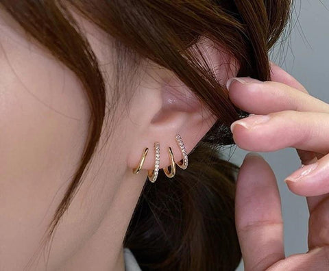 Golden Curled W-Shaped Earrings - 1.5cm Sterling Alloy Studs