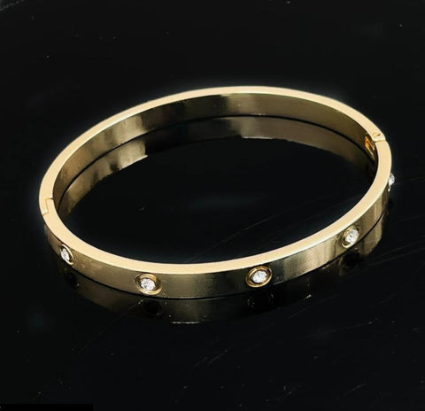 Gold-Plated Plain Adjustable Alloy Bangle — Elegant Everyday Bracelet