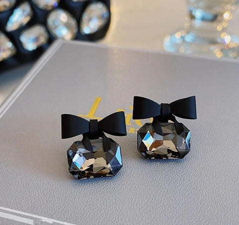 Black Bow Aluminium-Plated Stud Earrings — Modern Alloy Design